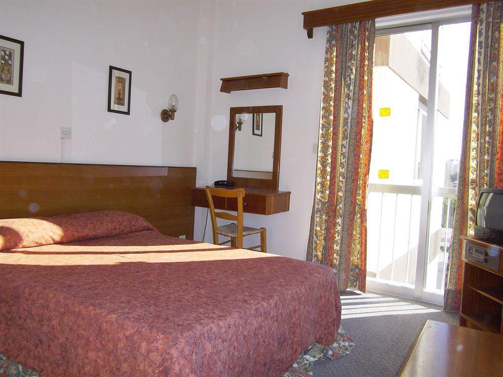 Onisillos Hotel 라르나카 외부 사진